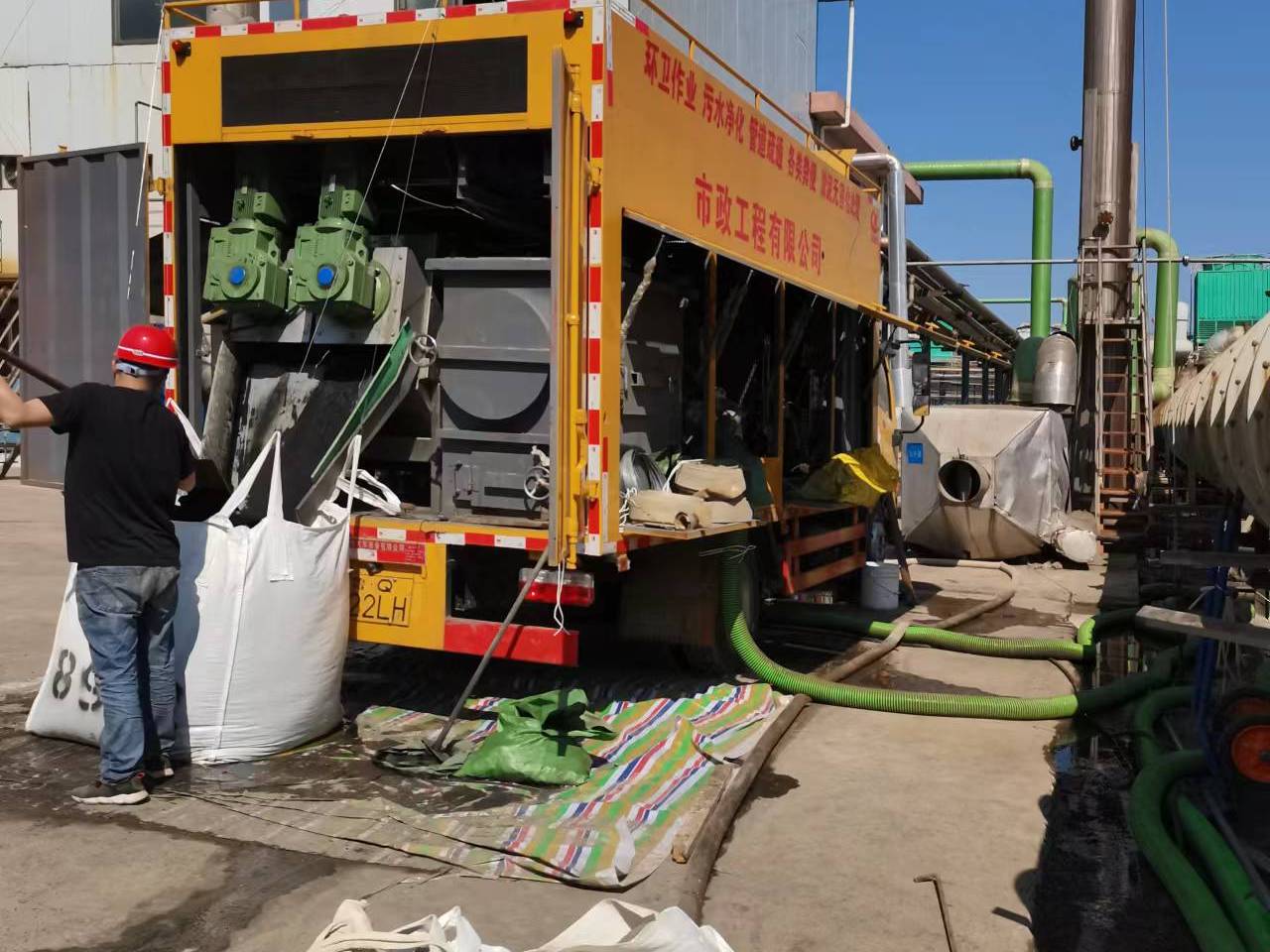 皇桐镇淤泥压干处理